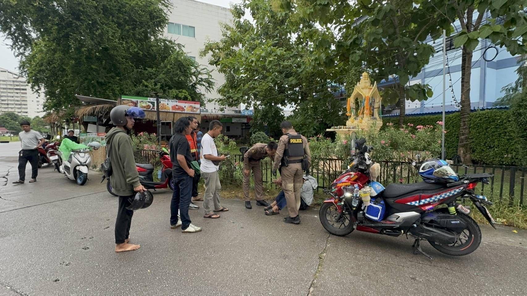 Pattaya locals capture man pretending to be drunk after theft | News by Thaiger
