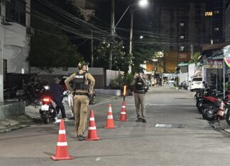 Inwoners van Pattaya Soi Yensabai woedend omdat buitenlandse motorrijders de buurt verstoren met nachtelijke chaos
