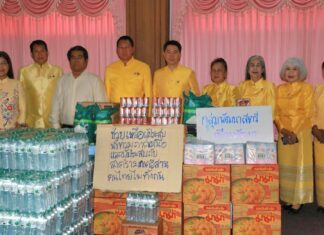 Pattayas Wat Chaimongkol Holds Relief Efforts for Northern Flood Victims and Those Affected By Border Conflict