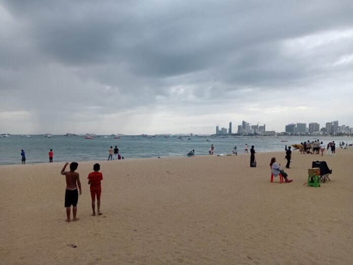 Присоединяйтесь к нам на нашей еженедельной бесплатной встрече 'Кофе и новости' с командой The Pattaya News каждый вторник днем