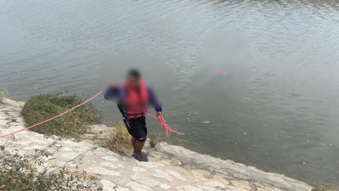 Тело найдено в канале Бангламунг, предположительно пьяный бездомный мужчина упал насмерть – камеры видеонаблюдения зафиксировали последние моменты