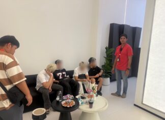Thai Police Bust Illegal Chinese Barbers in Luxurious Bangkok Salon
