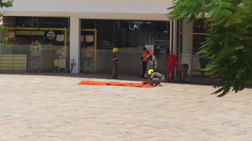 Chinese woman rescued from Pattaya hotel balcony in dramatic operation | News by Thaiger