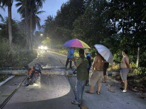 Storm and Heavy Rain Hit Pattaya, Toppling Power Poles and Coconut Trees, Disrupting Residents