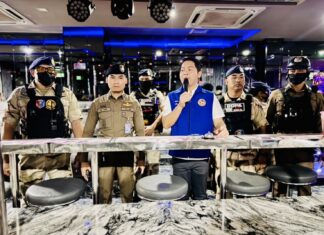 Politiet i Pattaya og Banglamung inspiserer utesteder i LK Metro som en del av kampanjen «Ingen narkotika, ingen selgere».