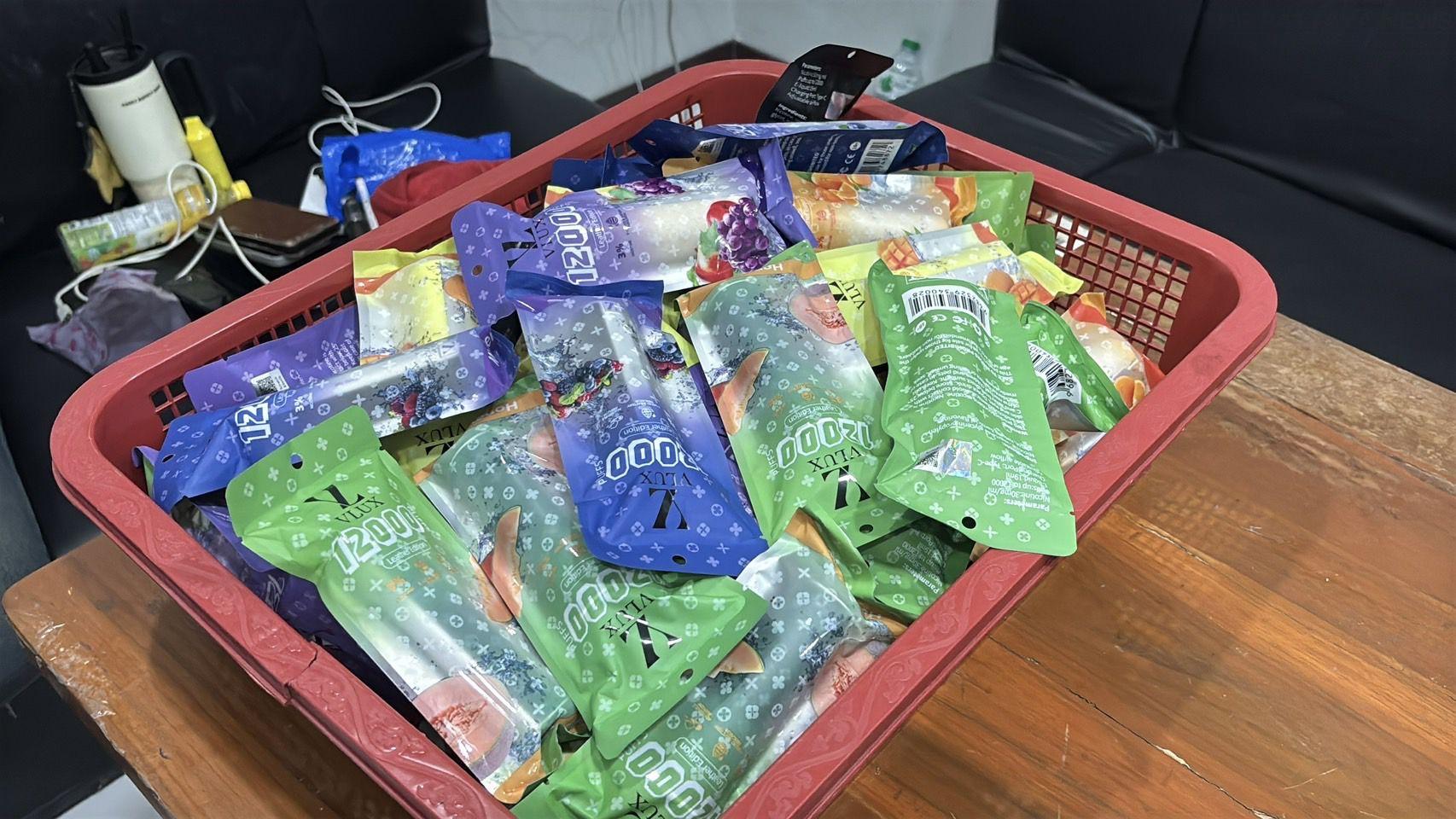 Pattaya police raid convenience store selling illegal vapes, seize 600 items | News by Thaiger