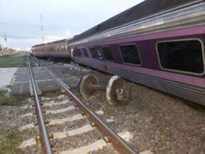 Train Derailment in Kui Buri, Prachuap Khiri Khan Leaves Multiple People Injured, Including Children