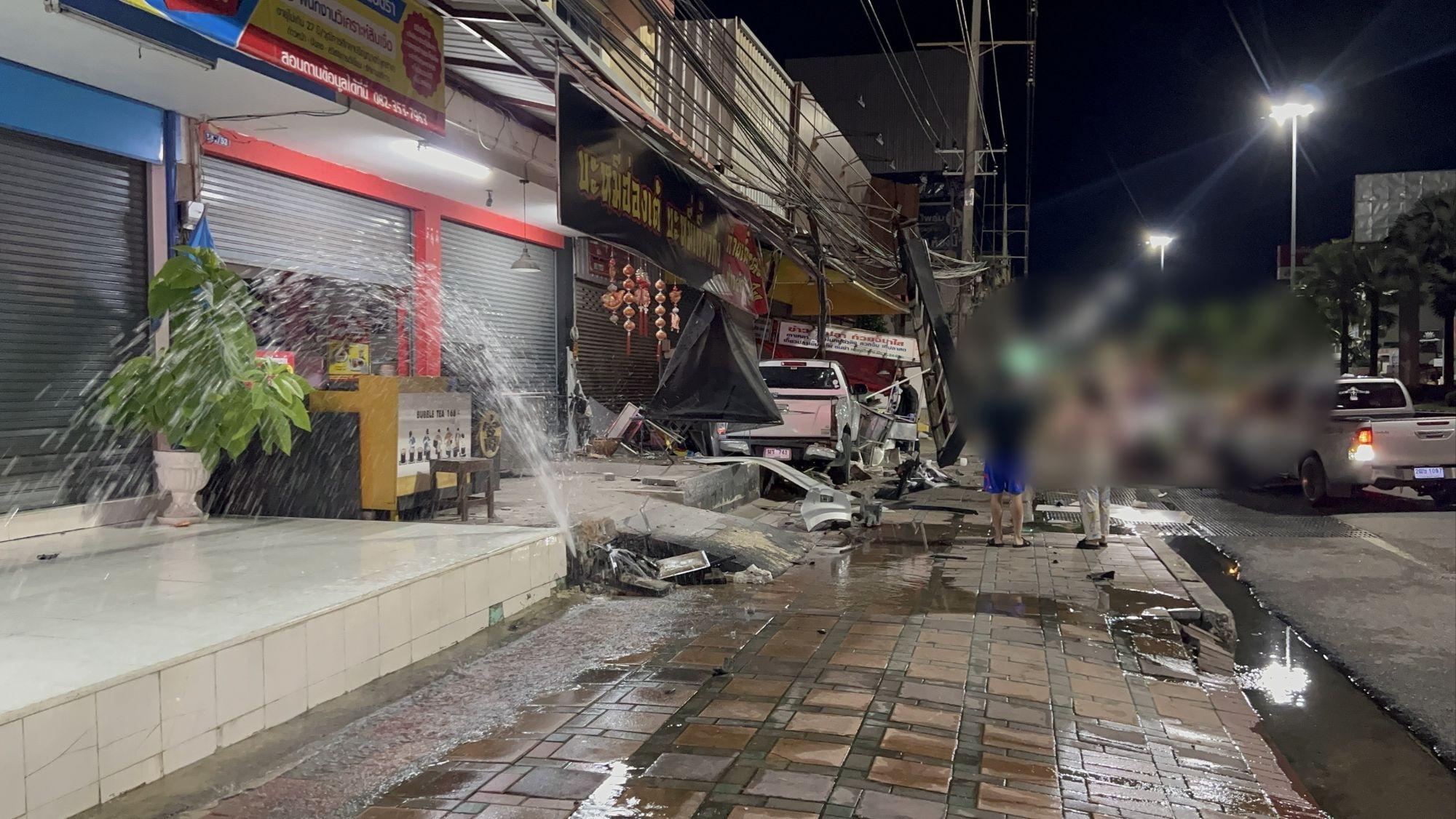 Two dead in motorcycle and pickup crash on Pattaya's Sukhumvit Road | News by Thaiger