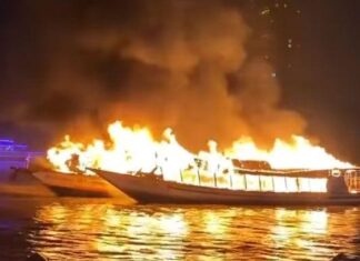 Trzy łodzie pasażerskie zniszczone w pożarze na rzece Chao Phraya w Bangkoku