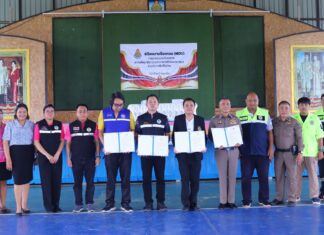 Takhian Tia Deputy Mayor Joins Signing Ceremony for Drug-Free Schools Initiative