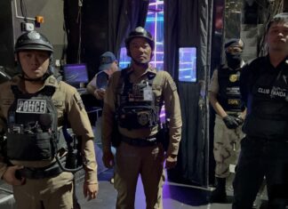 パタヤの企業は、新たなアルコール法の施行に伴う観光への影響を懸念し、特別娯楽区域の明確化を訴えている。