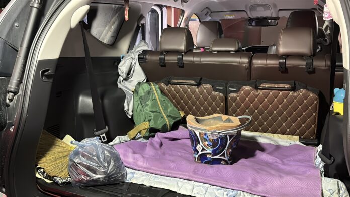 Мужчина из Районга найден мертвым в машине на заправке в Паттайе после загадочного звонка семье