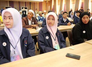 Председатель Тайного совета посещает Паттайю, чтобы председательствовать на визите проекта Thai Hearts в Southern Hearts