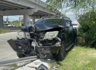 Mother and Toddler Escape Serious Injury After Pickup Truck Crashes into Pole in Pattaya