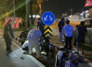 Tres hermanos jóvenes resultaron heridos en una colisión vehicular en Pattaya causada por un giro repentino.