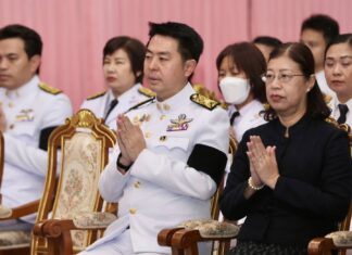 バンラムン区、ワット・チャイモンコンでシリキット王太后陛下の功績をたたえる式典を開催