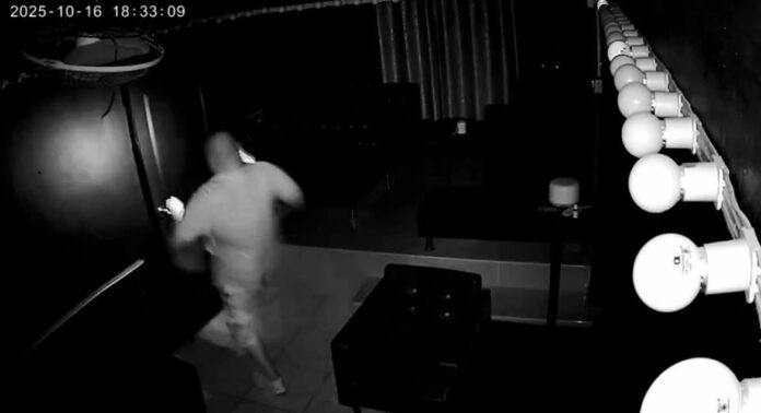 Пьяный британец якобы устроил беспорядки в баре Паттайи, напал на шура, а затем сжег дизайнерскую одежду жены в странном трюке с видеозвонком