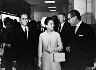 Sua Maestà la Regina Sirikit, la Regina Madre: una vita di grazia e servizio