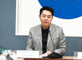 Pattayan pormestari johtaa politiikkakokousta julkisten tilojen kunnostuksen ja kaupungin kehittämisen edistämiseksi