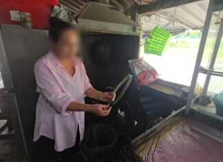 CCTV Catches Regular Customer Stealing Gas Cylinder from Sri Racha Eatery