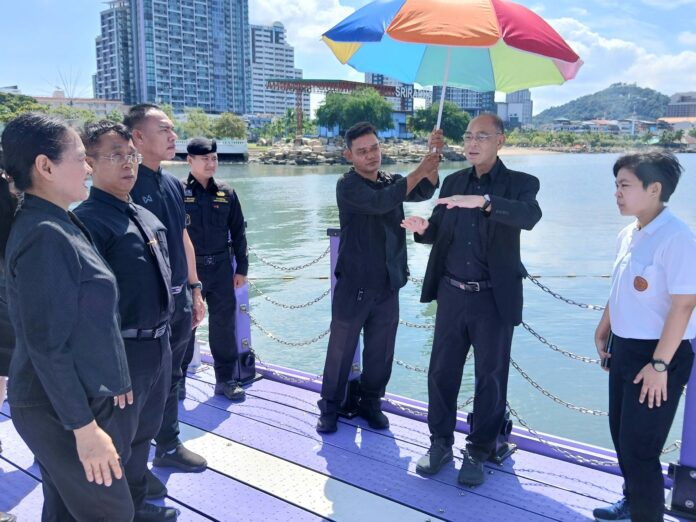 Муниципалитет и районный офис Sri Racha осматривают Пурпурный мост в преддверии фестиваля Loy Krathong