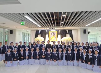 El Hospital Somdech Phra Borommaratchathewi de Sriracha celebró una ceremonia en honor a Su Majestad la Reina Madre Sirikit.