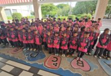 Nongprues borgmästare, fullmäktigeledamot och nationella futsalstjärnor stöder unga idrottare som är på väg till Rayong-spelen