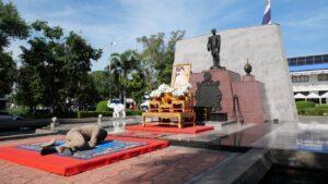 Banglamung District Officials Pay Tribute to Her Royal Majesty Queen Sirikit the Queen Mother