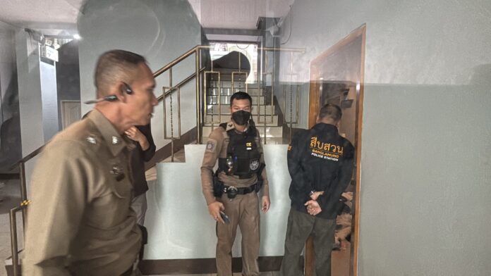 Женщина ударила себя ножом в грудь после того, как бойфренд отказал в поцелуе в щеку, и умерла в квартире в Паттайе