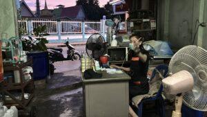 Brazen Thief Conducts Daytime Burglary at Open Pattaya Noodle Shop, Stealing 150,000 Baht in Valuables