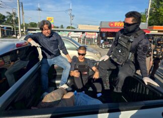 شرطة سري راشا تعتقل مجرمًا سيئ السمعة معتادًا على التهديد بالسلاح والاعتداء