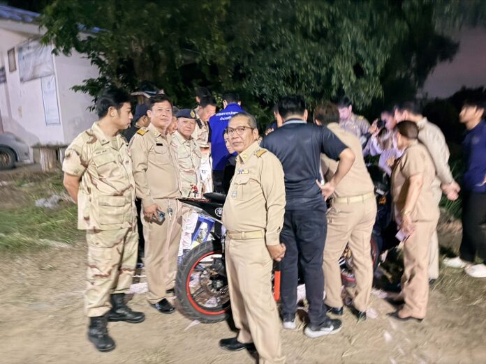 Власти Чонбури изъяли метамфетамин и лёд у подозрительного мотоциклиста на контрольно-пропускном пункте "Без наркотиков, без дилеров"