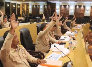 Il Consiglio comunale di Pattaya approva 203 milioni di baht dai fondi accumulati per 27 progetti nel bilancio 2026