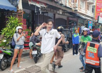 Betrunkener Fahrer schlafend am Steuer verursacht massiven Stau in Pattaya