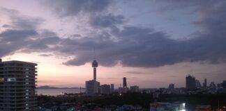 Delta i vår kostnadsfria veckovisa personliga kaffe- och nyhetssamtal med Pattaya News-teamet