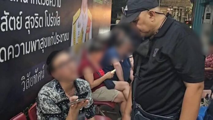 Австралийский турист заявляет, что магазин чудодейственных трав для роста волос в Паттайе обманул его на 13,500 бат