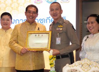 Pattaya eert voorbeeldige vaders van het land voor 2025 tijdens nationale Vaderdag-eerbetoon