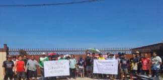 Жители Чонбури протестуют против завода по переработке пластика из-за постоянного неприятного запаха, несмотря на приказ о закрытии