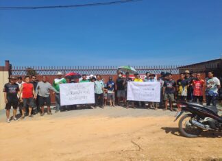 Bewoners van Chonburi protesteren tegen plastic recyclingfabriek vanwege aanhoudende vieze geuren ondanks sluitingsbevel