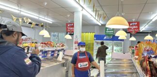 Местный продавец свинины призывает полицию Паттайи поймать вора, похищающего свинину.