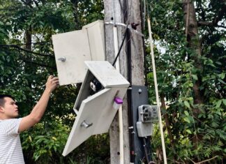Invånare i Khao Mai Kaew lämnas i mörker efter att fräck tjuv klippt av koppartrådar från gatubelysningskontrollbox