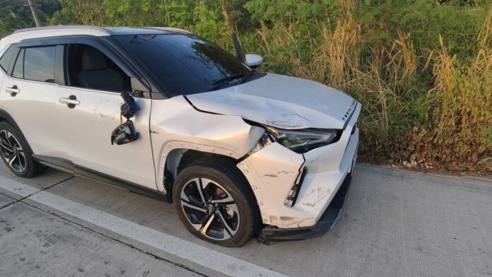 Пожилая работница магазина удобств серьезно пострадала в результате столкновения с внедорожником рядом с Паттайей