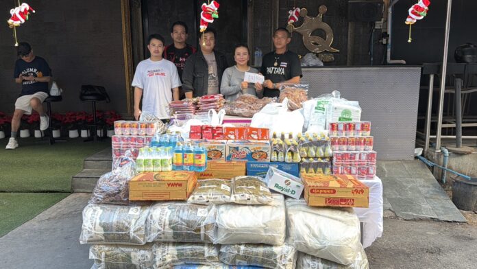 Владелец бара в Паттайе отмечает день рождения щедрым пожертвованием в поддержку войск на напряженной тайско-камбоджийской границе