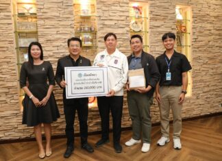 باتايا تُسلّم 210,000 آلاف بات كتبرعات إغاثة من الفيضانات لضحايا جنوب تايلاند