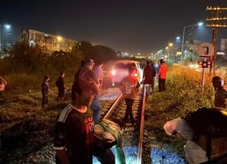 Fyllekjører strandet på jernbanespor i Pattaya etter å ha fulgt etter motorsykkelfører