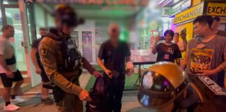 La policía de Pattaya arresta al dueño de una tienda de cannabis, ebrio, tras una masacre con cuchillos.