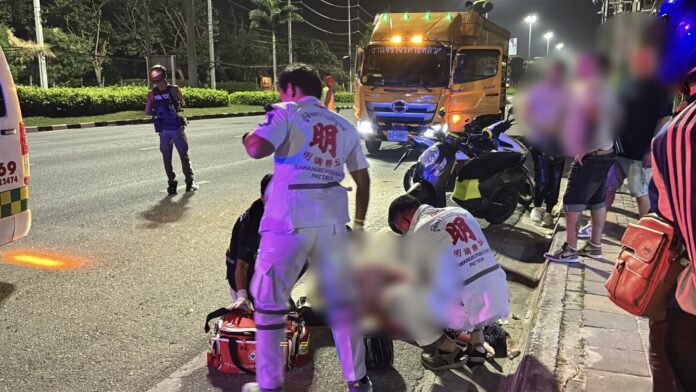 Два россиянина и два иракца получили травмы в ДТП на мотоциклах в Паттайе, иракцы ехали в неправильном направлении на Сукхумвит, сообщает полиция