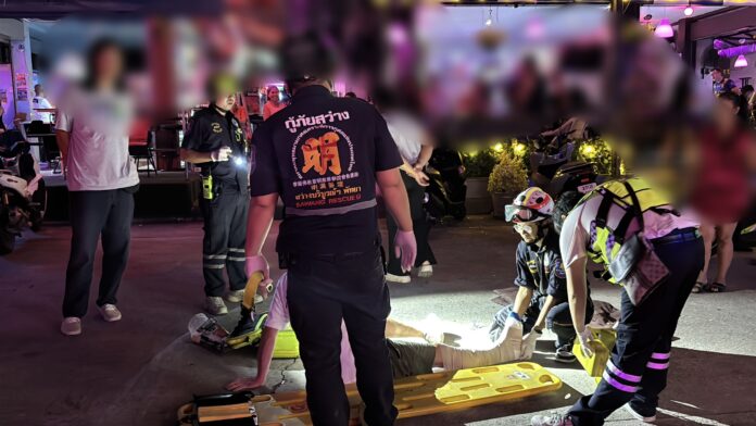 Пьяный иностранный турист вызвал соперника на кулачный бой у бара в Паттайе на рождественское утро, закончил в больнице с травмами