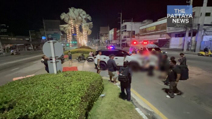 Женщина чудом избежала смерти после потери контроля над мотоциклом на развороте в Паттайе