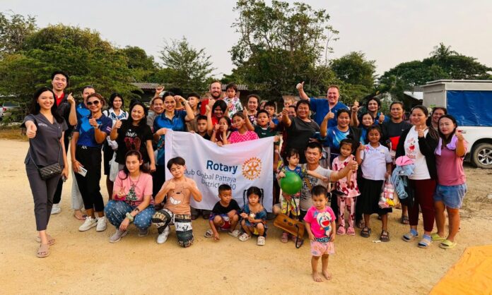 Глобальный Ротари клуб Паттайя выходит на помощь нуждающимся детям в Паттайе